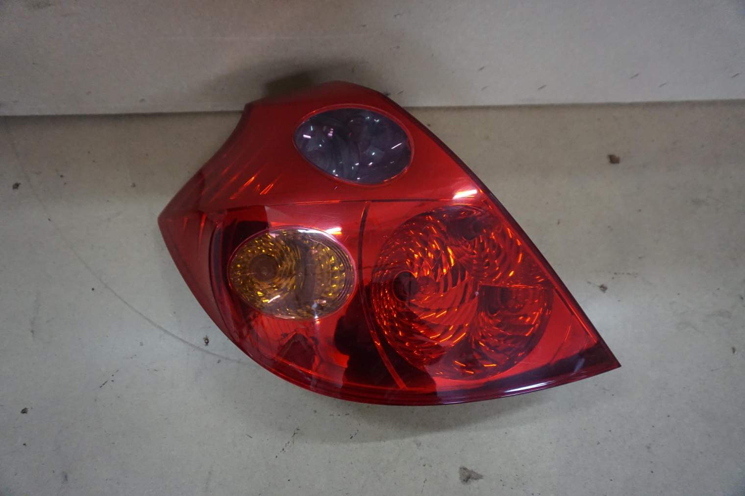 KIA CEED I LAMPA TYLNA LEWA