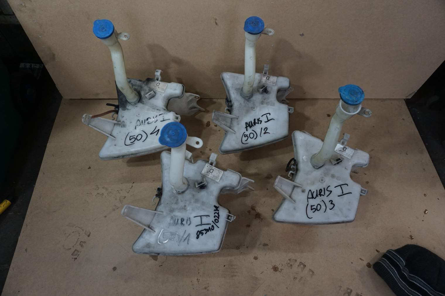 TOYOTA AURIS I ZBIORNIK SPRYSKIWACZY 85310-02230