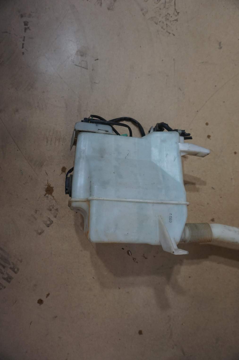 SUBARU TRIBECA B9 ZBIORNIK SPRYSKIWACZY