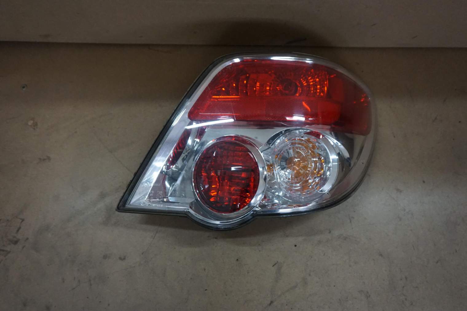 SUBARU IMPREZA KOMBI GG LAMPA TYLNA PRAWA