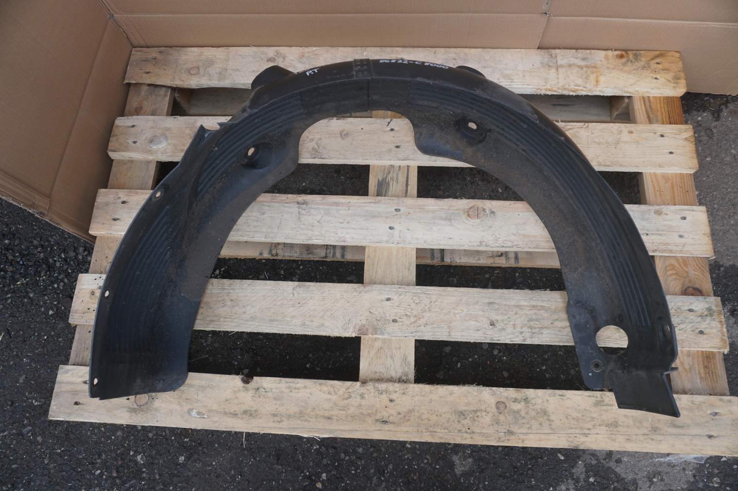 HYUNDAI i20 II 2014-2020R PRAWE TYLNE NADKOLE 86822-C8000