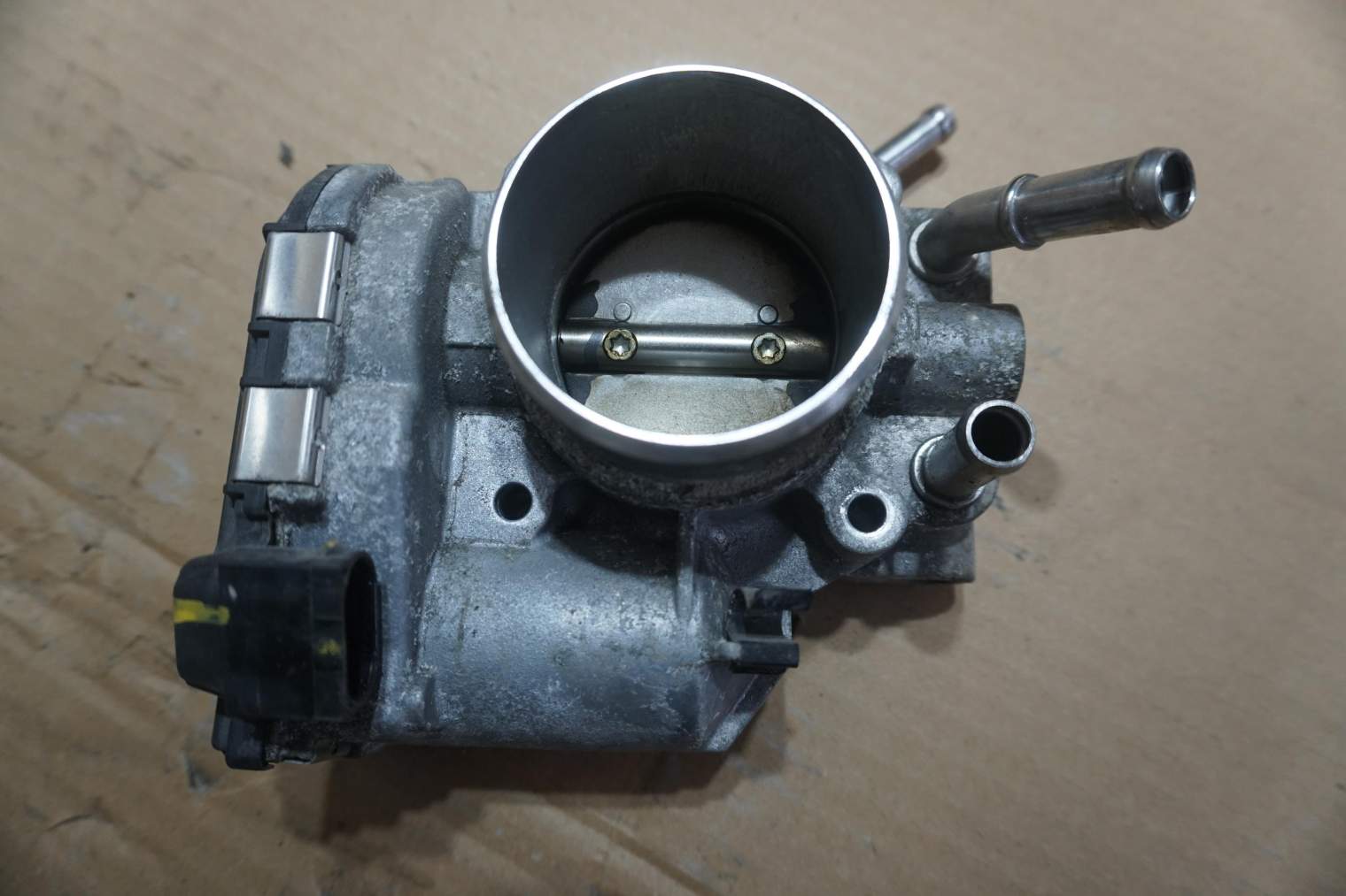 HYUNDAI iX20 2010-2019r 1.4b PRZEPUSTNICA 35100-2B150