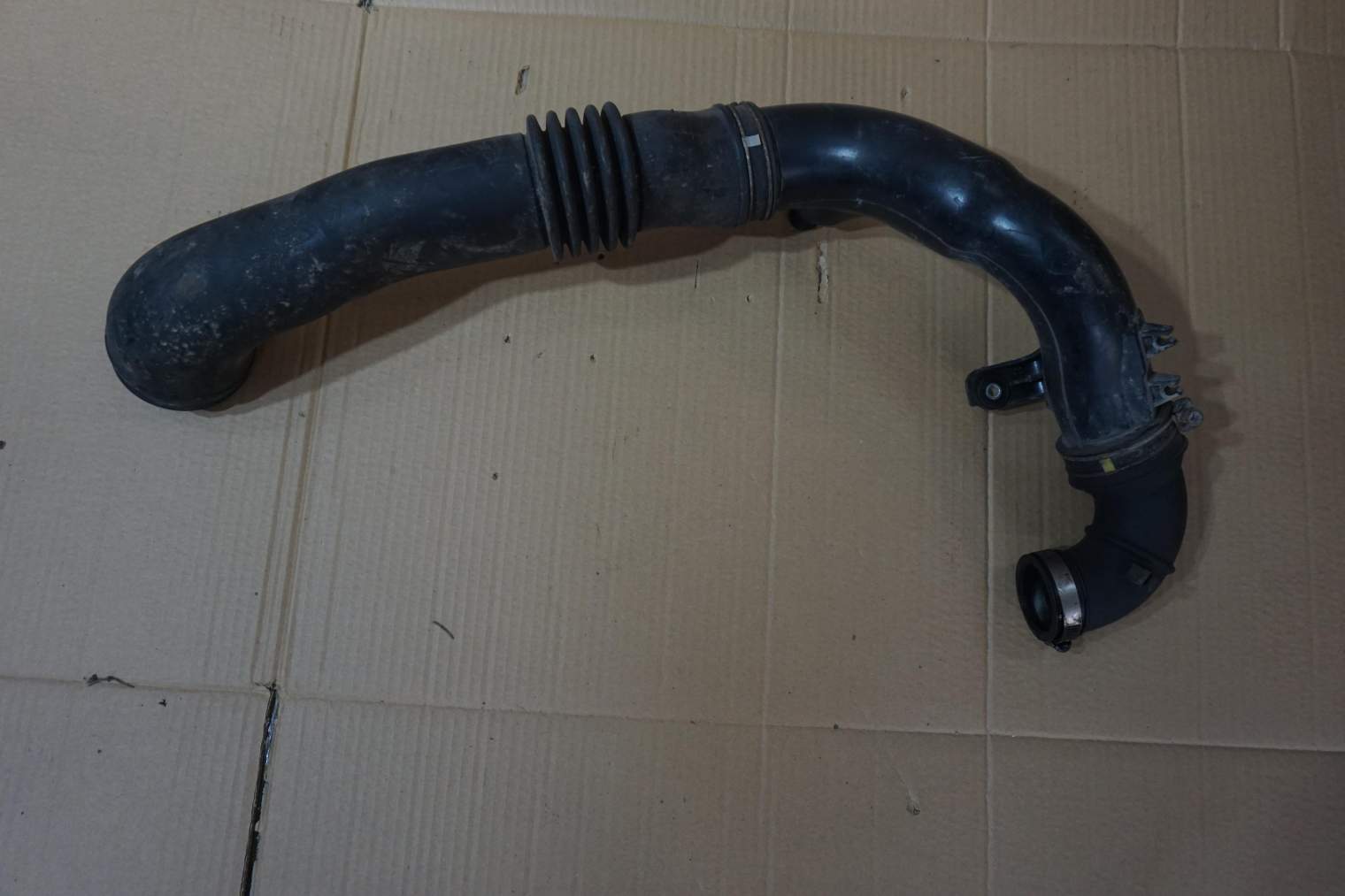 MITSUBISHI OUTLANDER II RURA INTERCOOLERA 1505A287