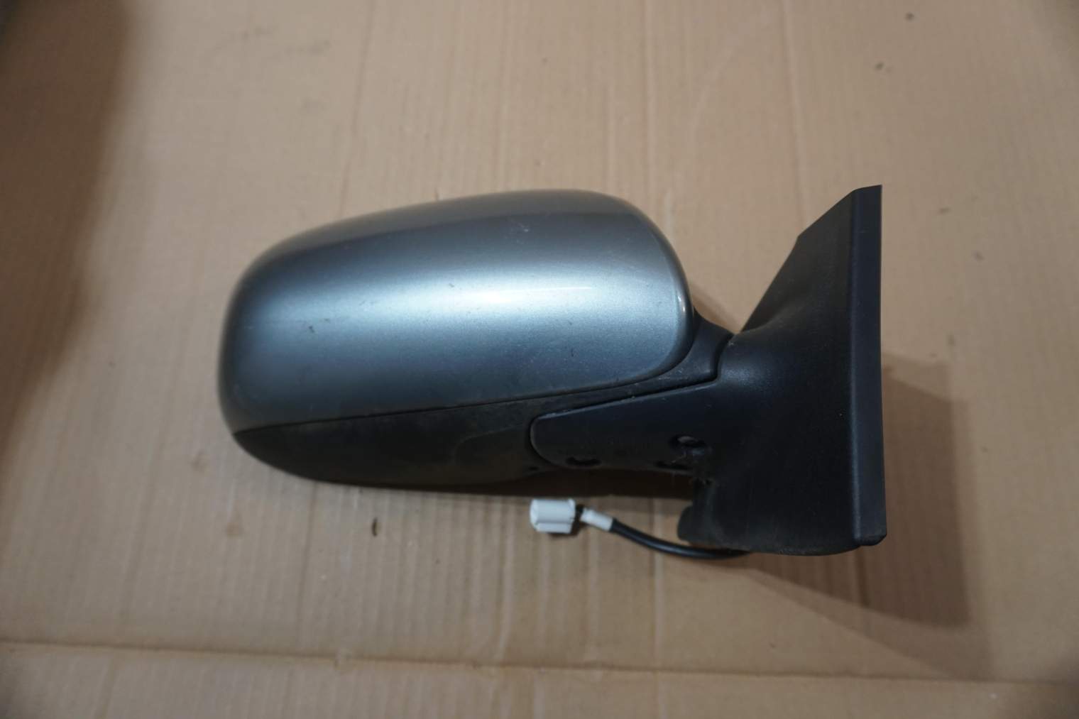 TOYOTA YARIS II LUSTERKO PRAWE 1f8 87910-0D210