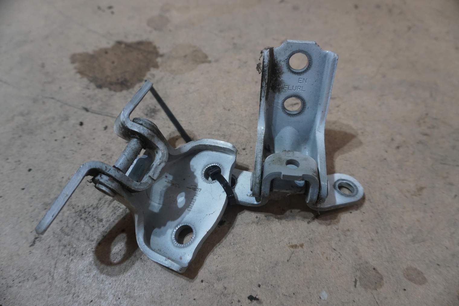 HYUNDAI iX20 2010-2019r ZAWIASY DRZWI LEWY PRZÓD TCW 793302B020