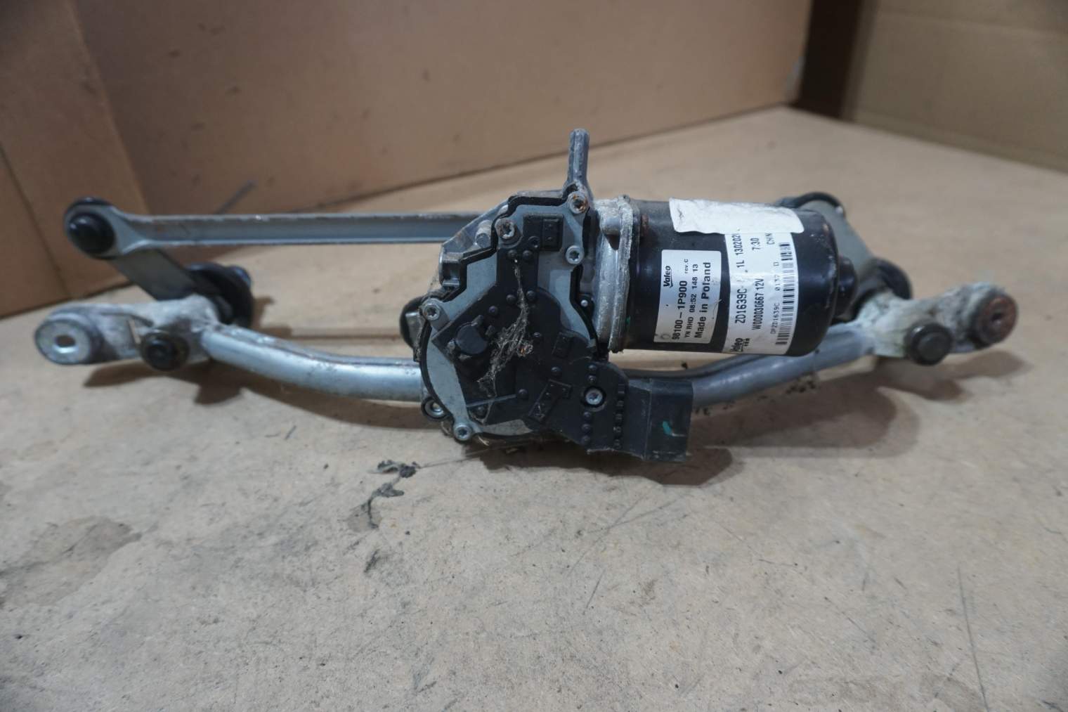 HYUNDAI iX20 2010-2019r MECHANIZM WYCIERACZEK 981001P900