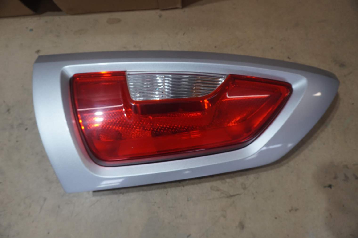 KIA SOUL PRAWA TYLNA LAMPA 924202K520