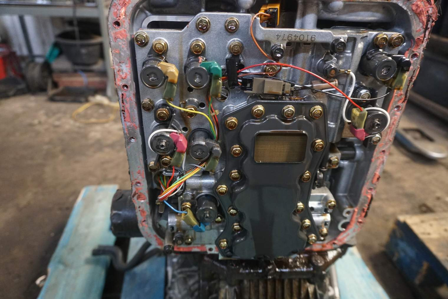 SUBARU PŁYTA KORPUS SKRZYNI ZAWÓR AUTOMATYCZNEJ