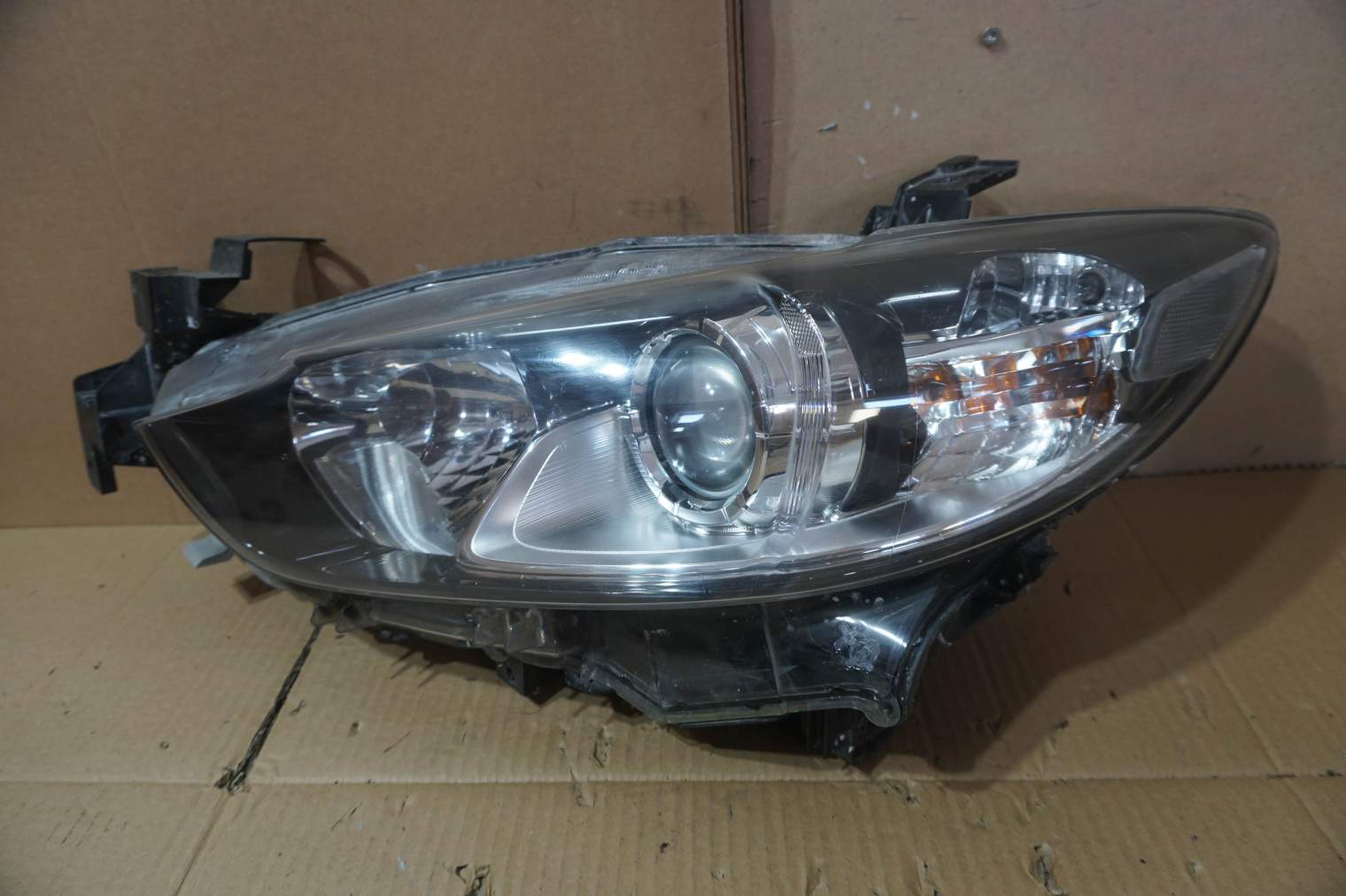 MAZDA 6 GJ LEWA LAMPA GHR4 51040