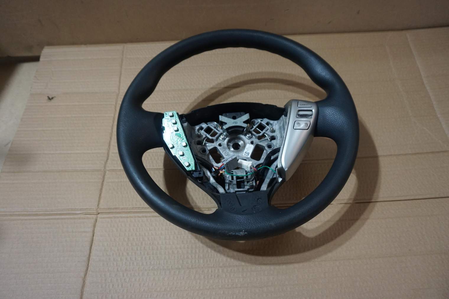 NISSAN NOTE E12 KIEROWNICA 48430-3VW1C