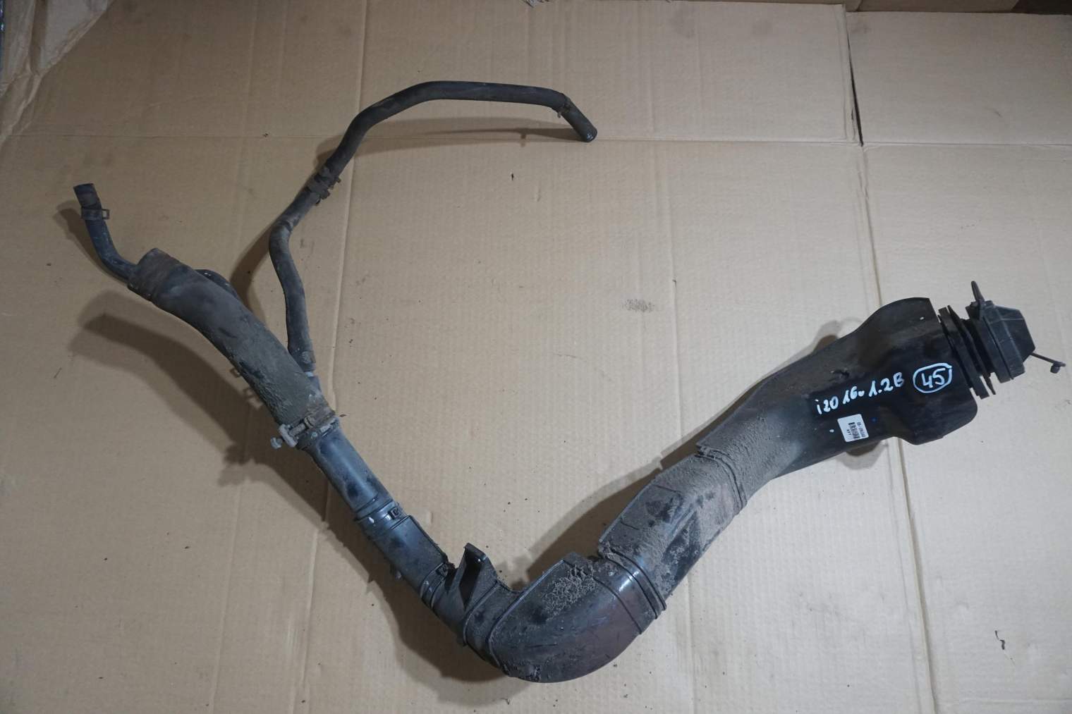 HYUNDAI i20 II WLEW PALIWA 31030C8000