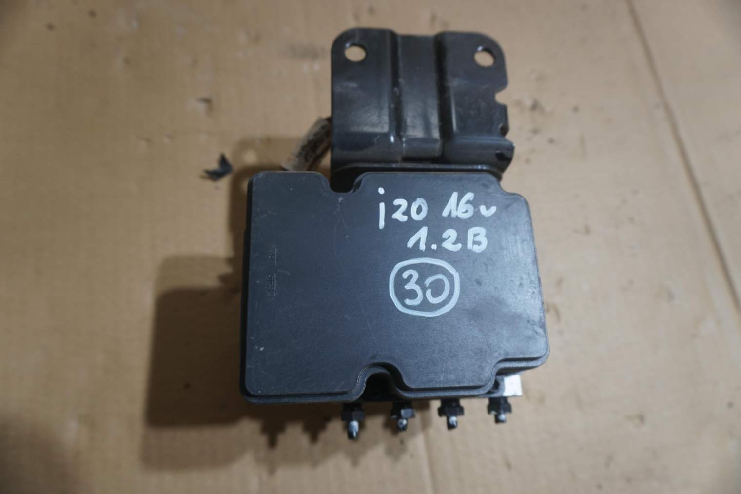 HYUNDAI i20 II POMPA ABS 58900-C8750 58920C8250