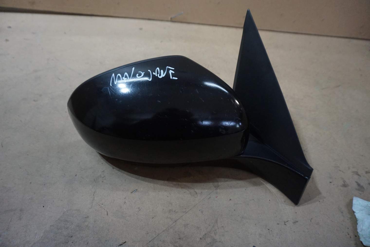 SUZUKI SWIFT MK7 IV LUSTERKO PRAWE 84701-68L11 ZCE