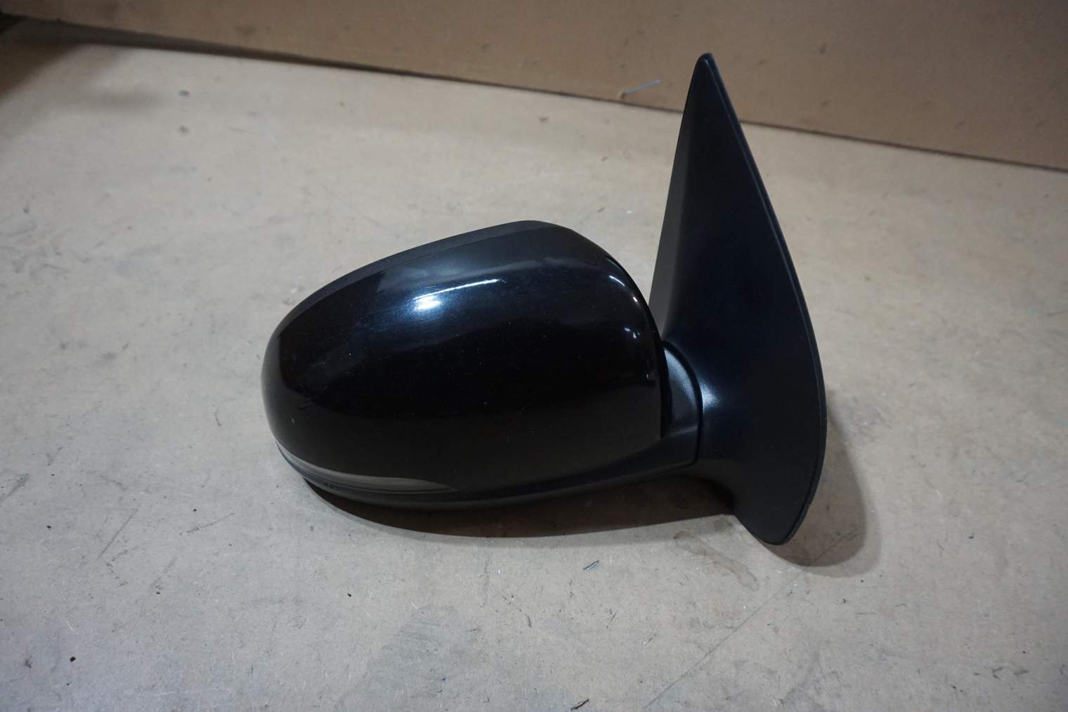 HYUNDAI i20 I LIFT LUSTERKO PRAWE FR 60630-11E12