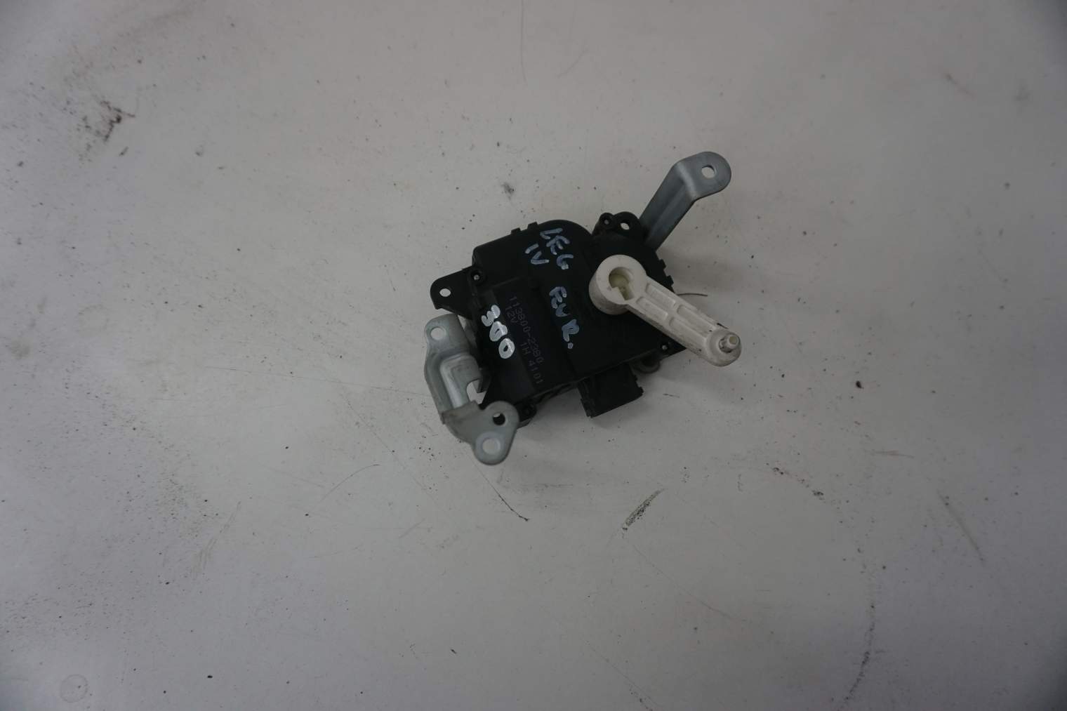 SUBARU LEGACY IV OUTBACK SILNICZEK NAGRZEWNICY 113800-2380