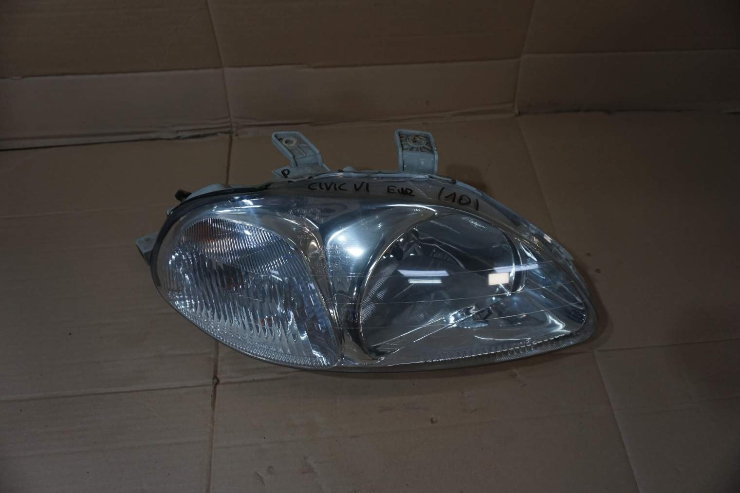 HONDA CIVIC VI LAMPA PRZEDNIA PRAWA EUROPA