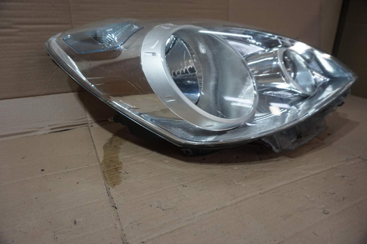 NISSAN NOTE E11 LIFT LAMPA PRZEDNIA PRAWA 26010BH00B - obrazek 4