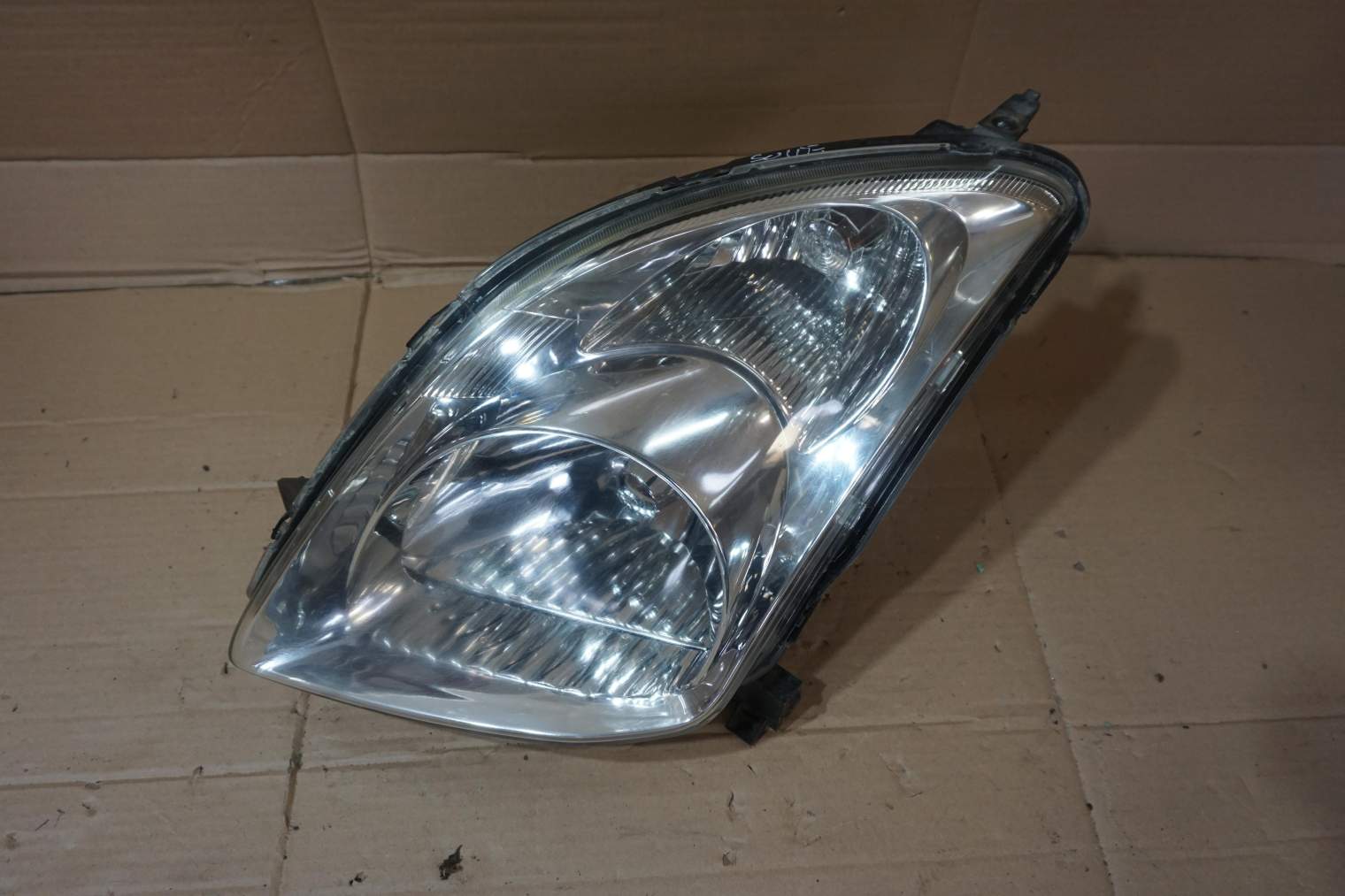 SUZUKI SWIFT MK6 LAMPA PRZEDNIA LEWA 35300-62J01