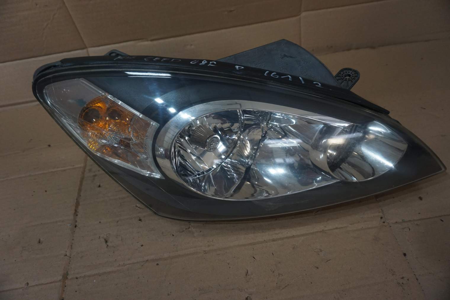 KIA CEED I LAMPA PRZEDNIA PRAWA 92102-1H510 - obrazek 2