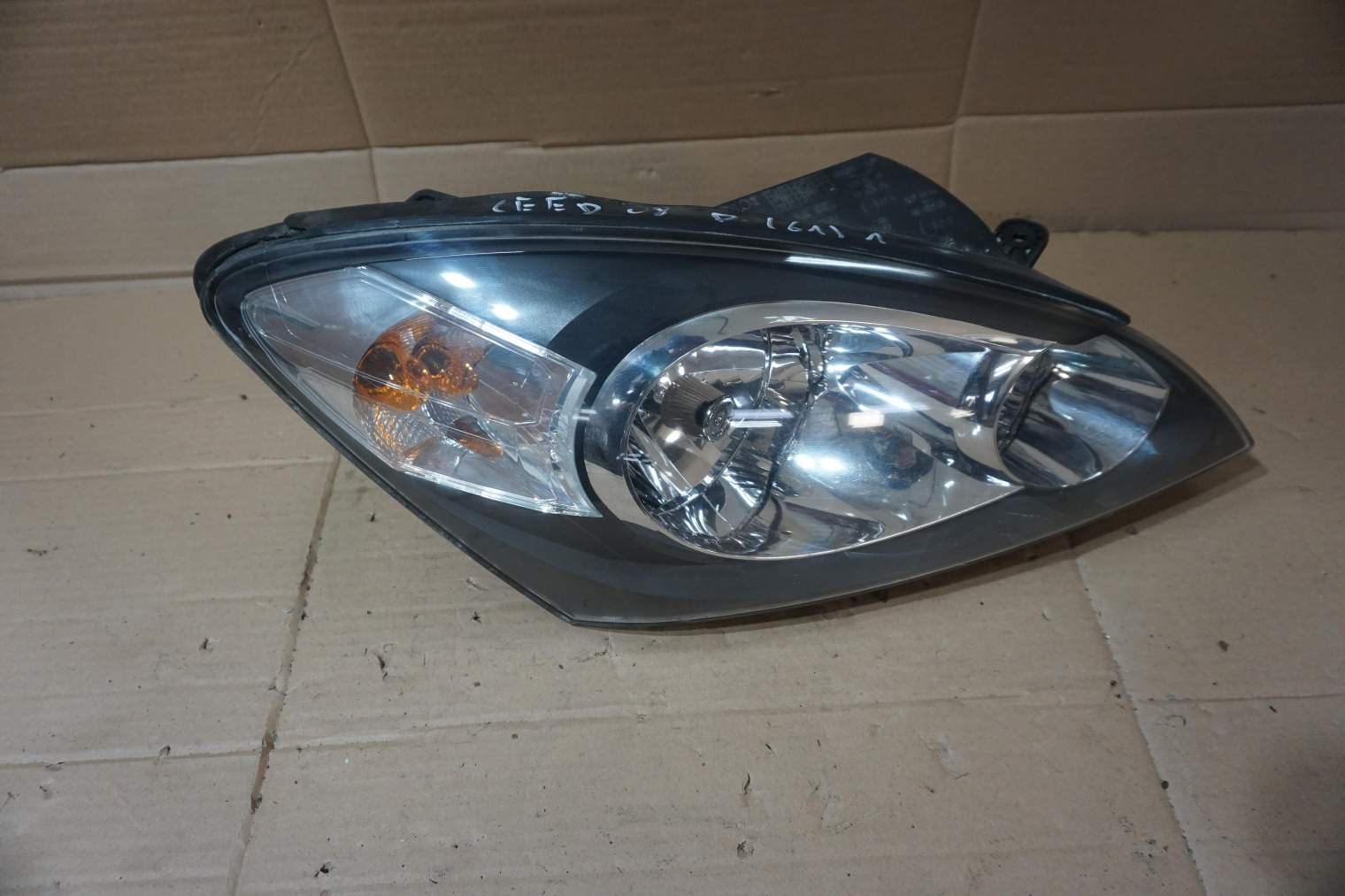 KIA CEED I LAMPA PRZEDNIA PRAWA 92102-1H510 - obrazek 7