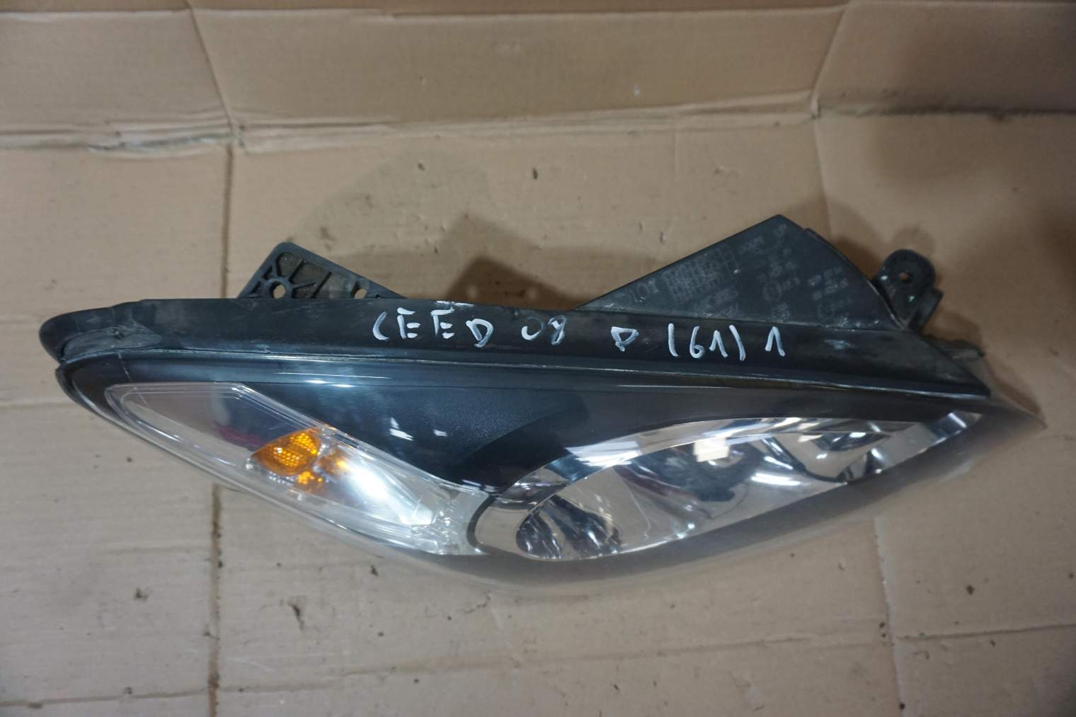 KIA CEED I LAMPA PRZEDNIA PRAWA 92102-1H510 - obrazek 8