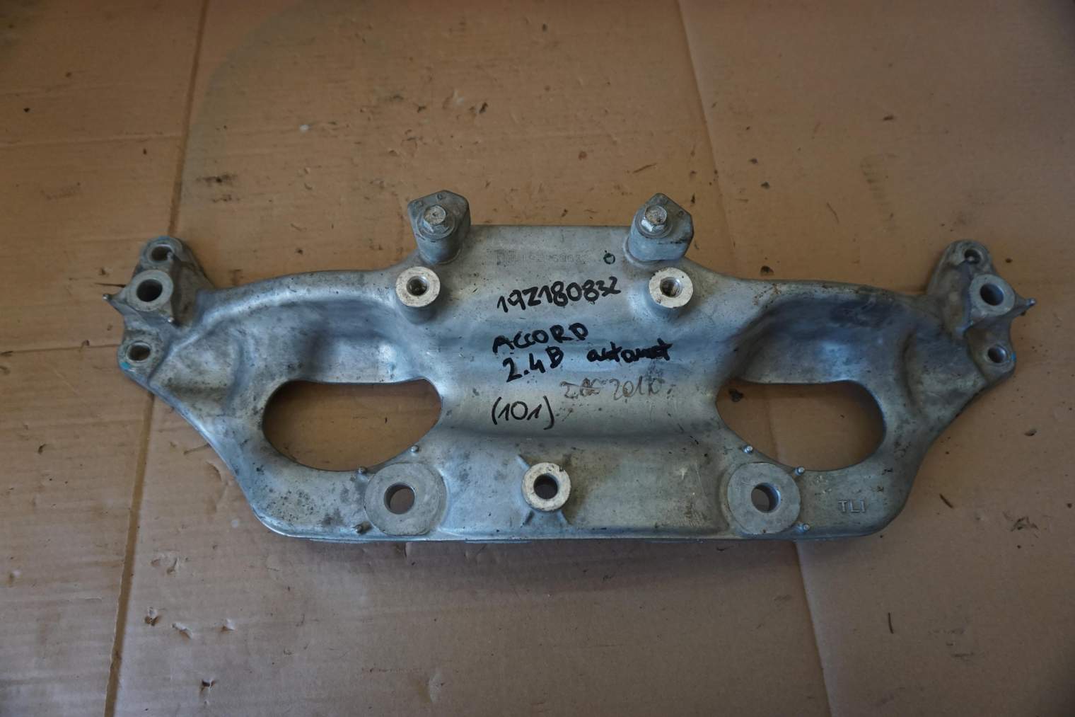 HONDA ACCORD VIII BELKA SANKI 19Z180832