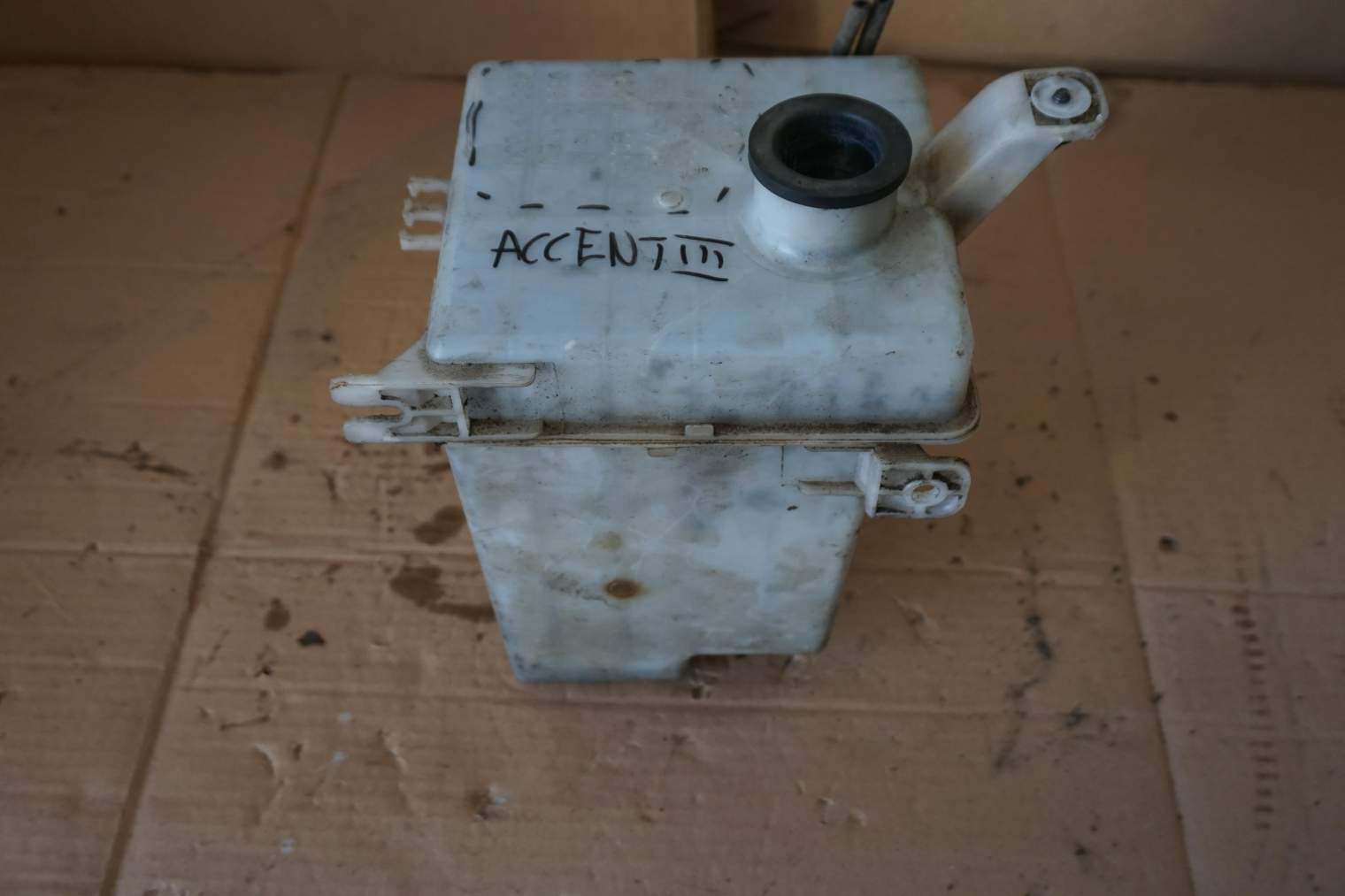 HYUNDAI ACCENT III ZBIORNIK SPRYSKIWACZY 98610-1G001