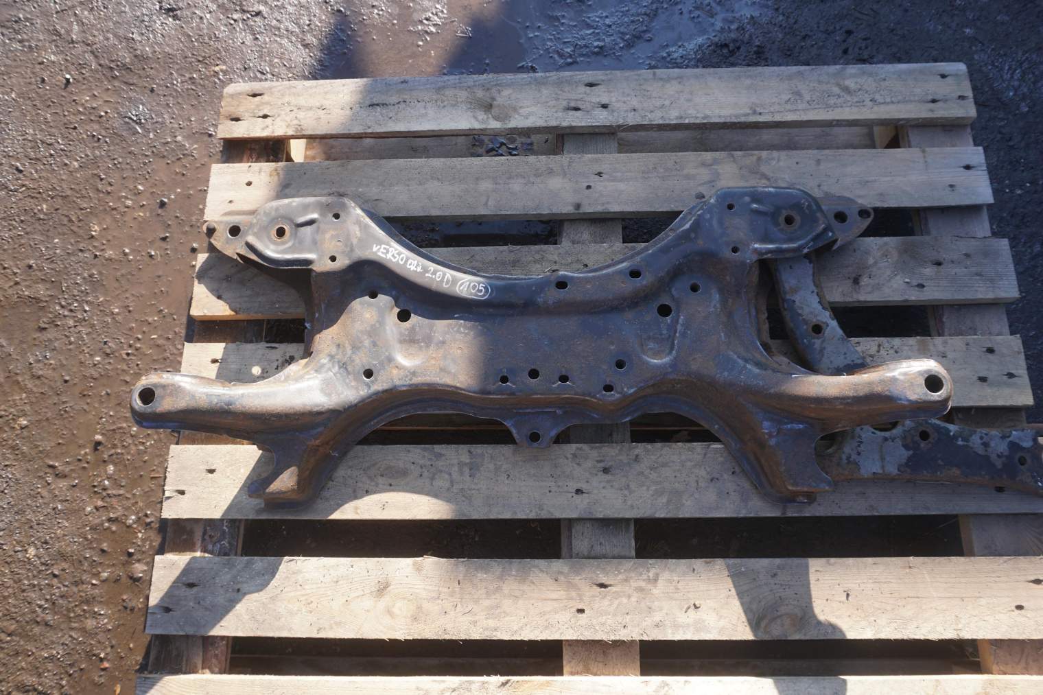 TOYOTA COROLLA VERSO BELKA SANKI TRAWERS 2001-2004R