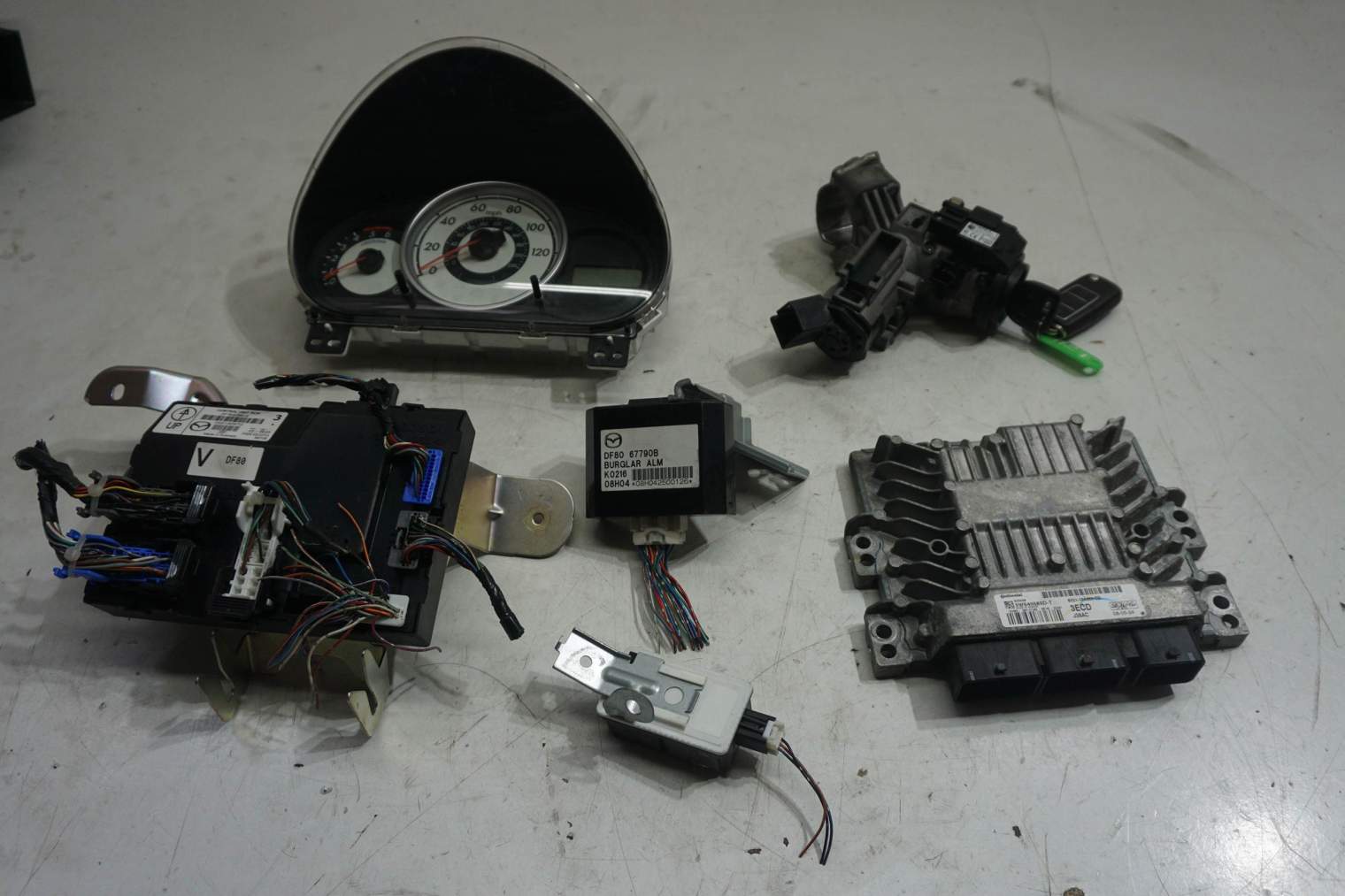 Mazda 2 II Komputer Sterownik Silnika 8v21-12a650-Cd 5ws40585d-T nr.25