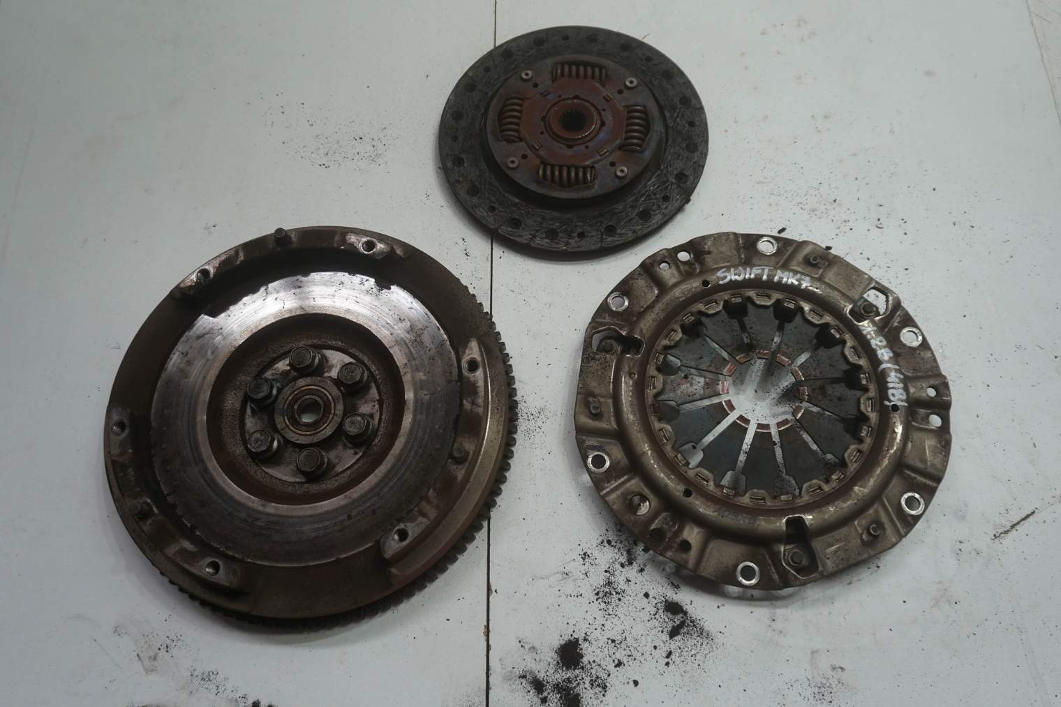 SUZUKI SWIFT MK7 SPRZĘGŁO KOLO ZAMACHOWE 1262051K00