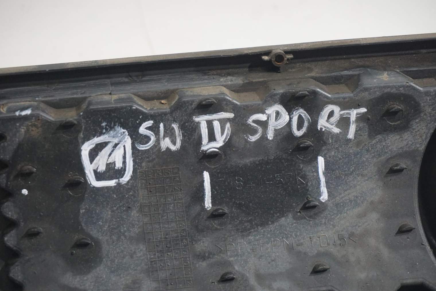 SUZUKI SWIFT III MK6 SPORT ZDERZAK TYLNY 71841-57K1 - obrazek 15