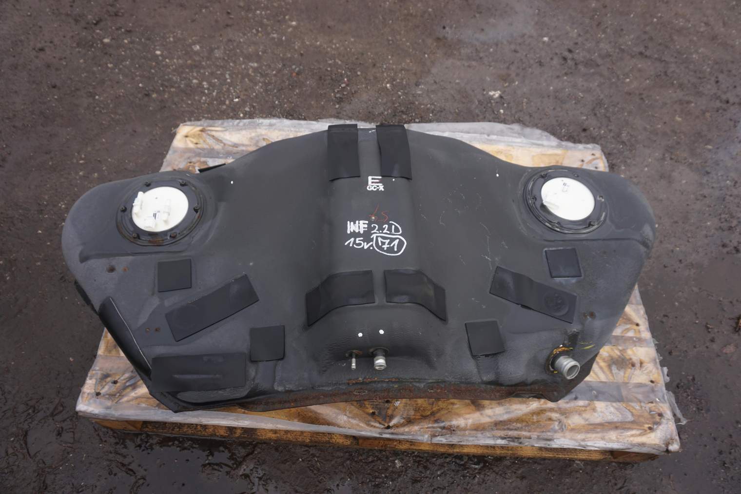 INFINITI Q50 ZBIORNIK PALIWA 2.2DIESEL 25064GC0A 1700404GC0A