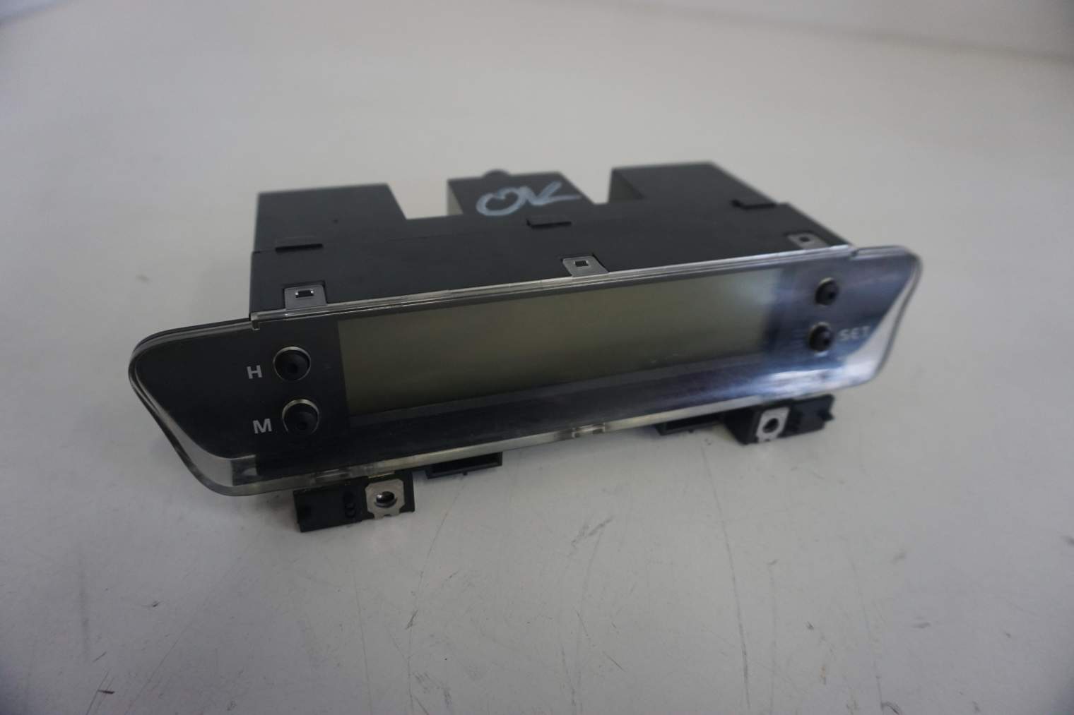 MITSUBISHI COLT VI ZEGAREK 8750A123