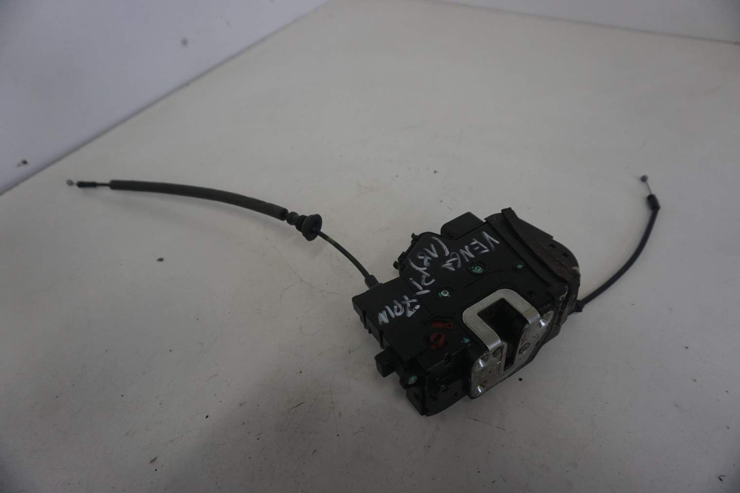 KIA VENGA ZAMEK DRZWI TYLNE PRAWE 81420-1P020