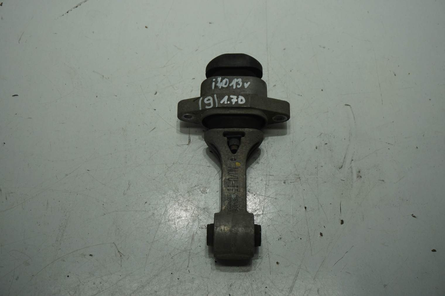 Hyundai I40  PODUSZKA SILNIKA SKRZYNI 21950-3Z150
