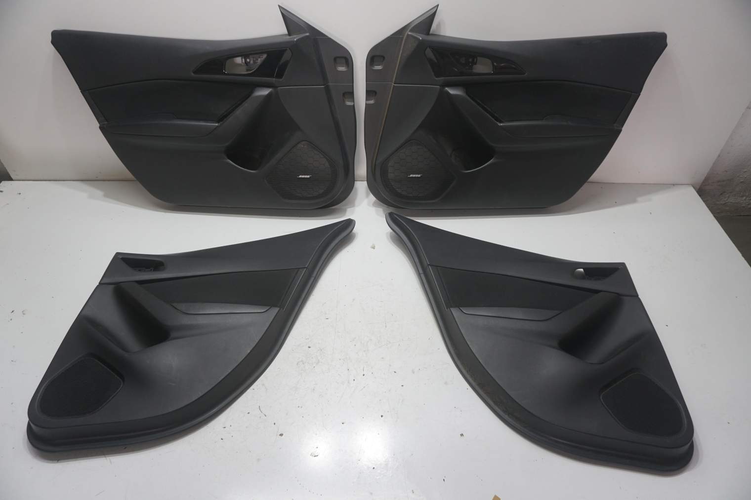 MAZDA 3 III BM SEDAN BOCZEK DRZWI BHN96846Z BHN96843Z BHN96856X BHN96853X