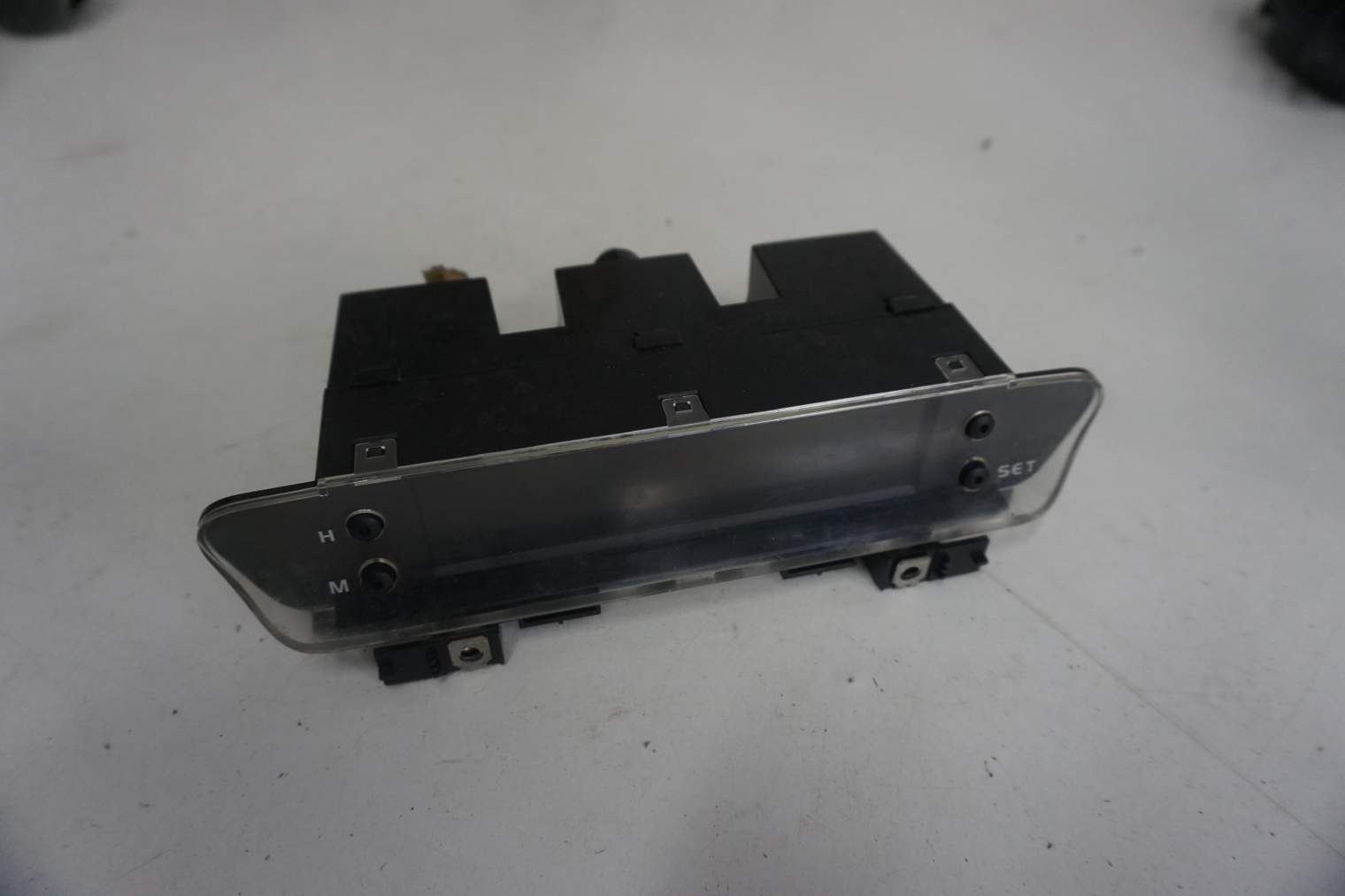 MITSUBISHI COLT VI ZEGAREK WYŚWIETLACZ 8750A117 8750A123