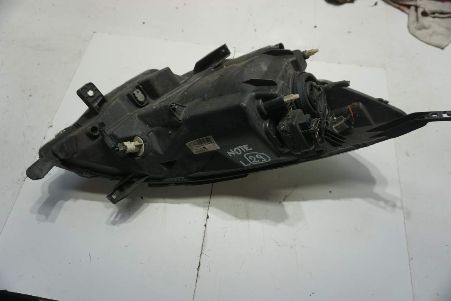 NISSAN NOTE I E11 LIFT LAMPA PRZEDNIA LEWA 26060BH00A - obrazek 9