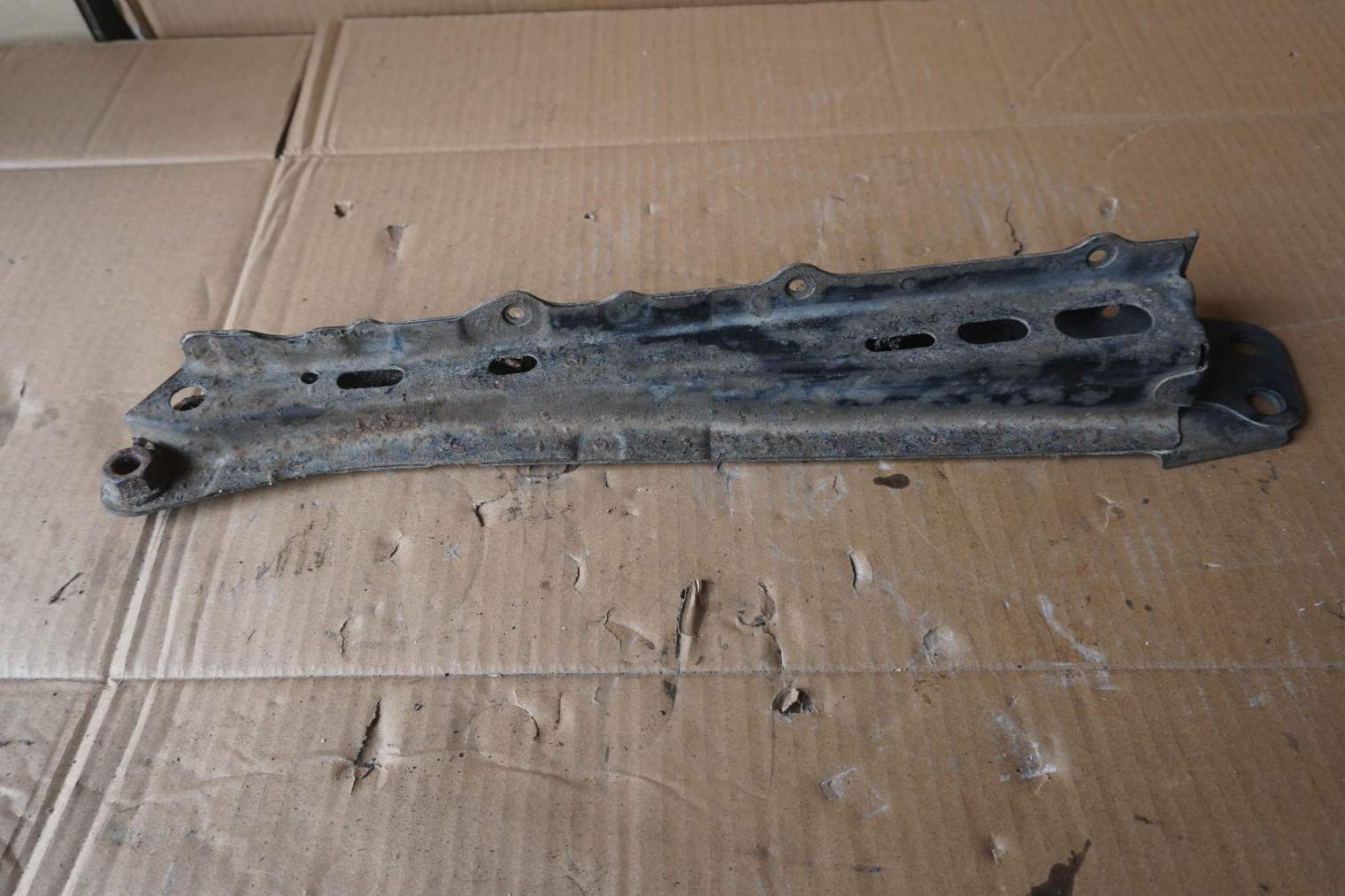 TOYOTA LEWY WSPORNIK BELKI SANEK ŁAWY SILNIKA 5110802010