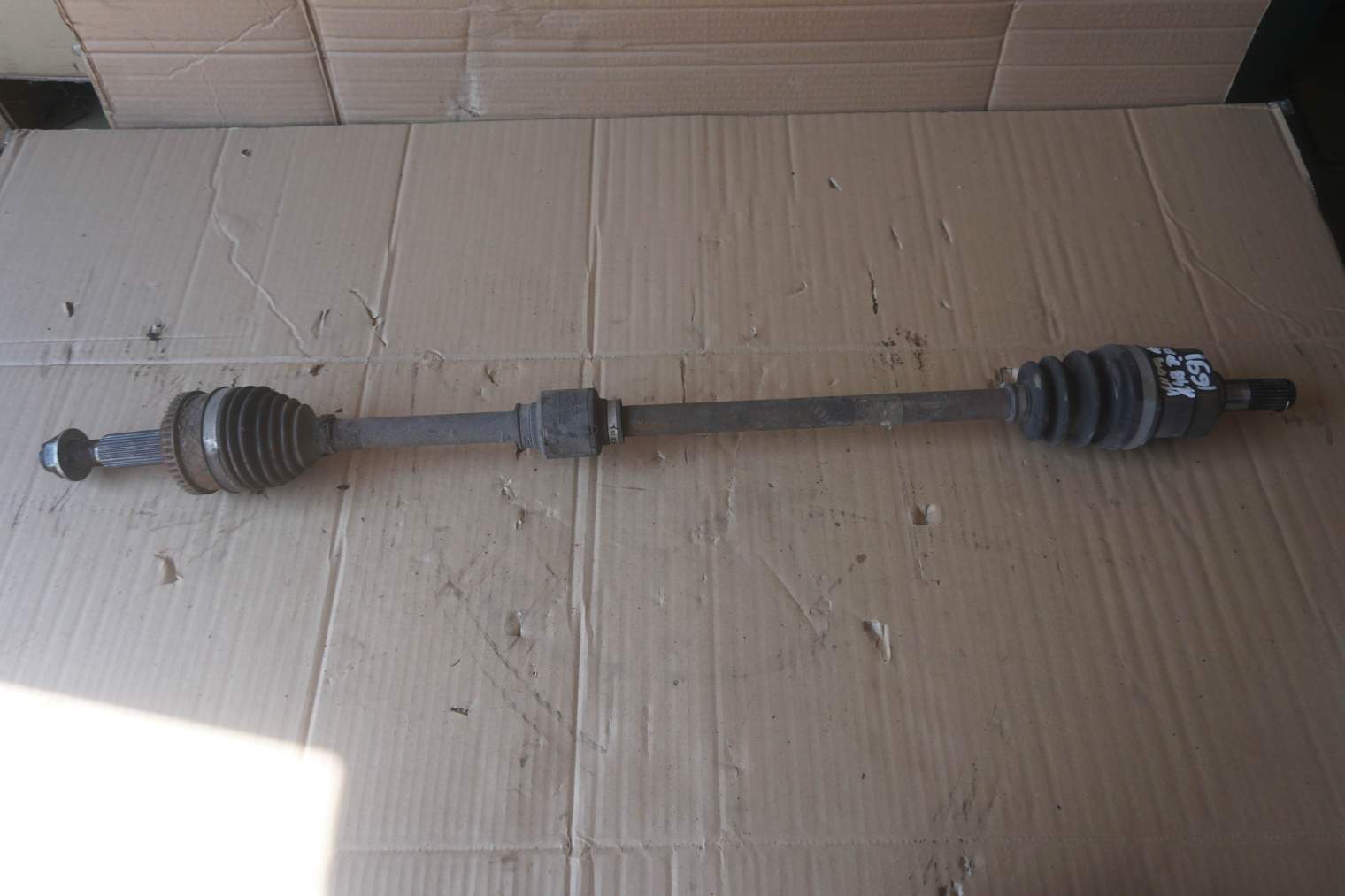 KIA VENGA PRAWA PÓŁOŚ PRZEGUB 495011P000