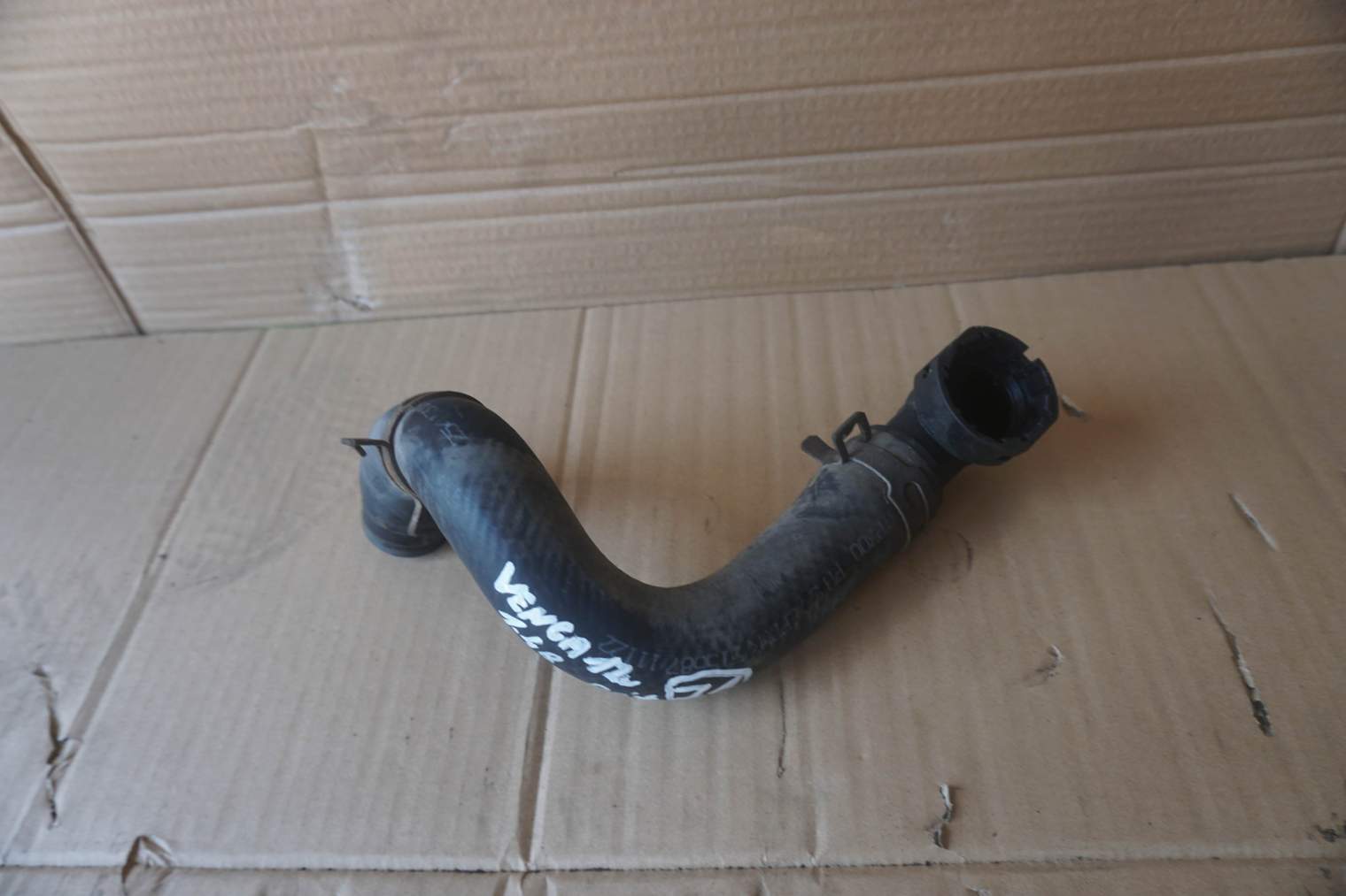 KIA VENGA  RURA PRZEWÓD WODY 254131P300