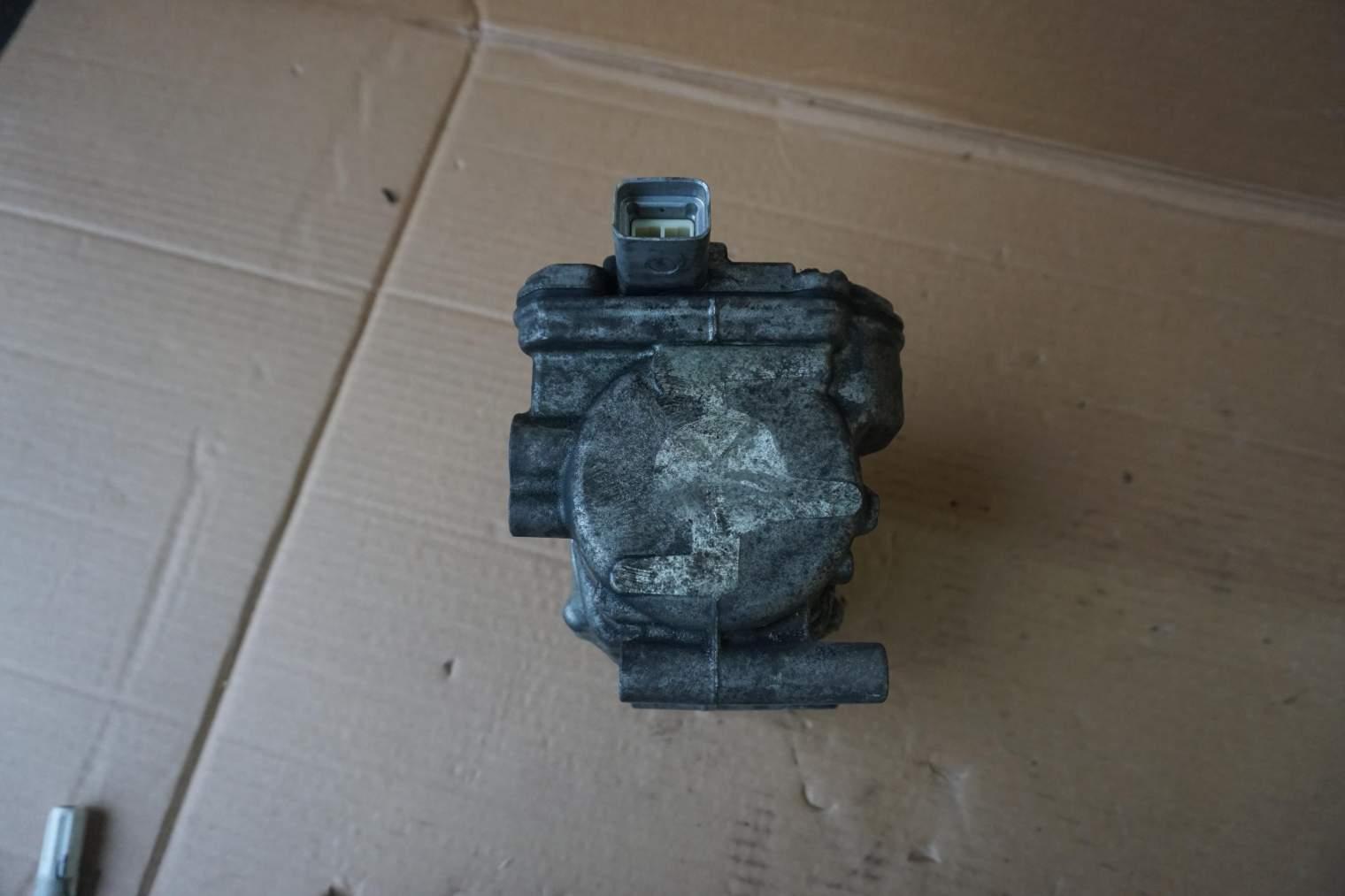 TOYOTA PRIUS III KOMPRESOR KLIMATYZACJI 042200-0410 - obrazek 8