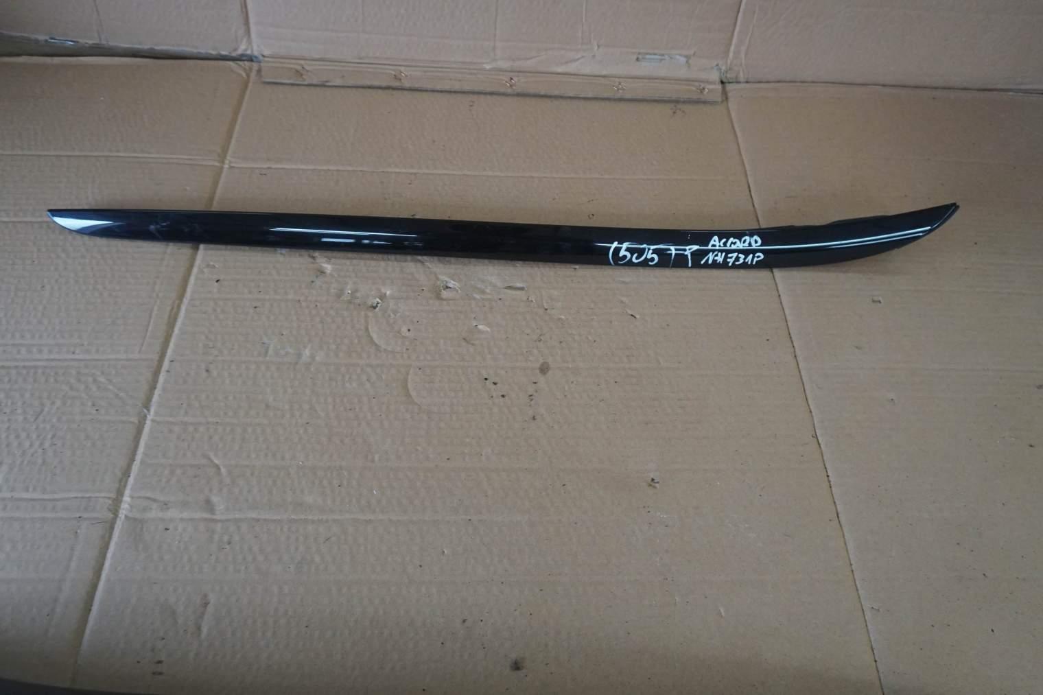 HONDA ACCORD VIII PRAWA LISTWA SZYBY 73152-TL0